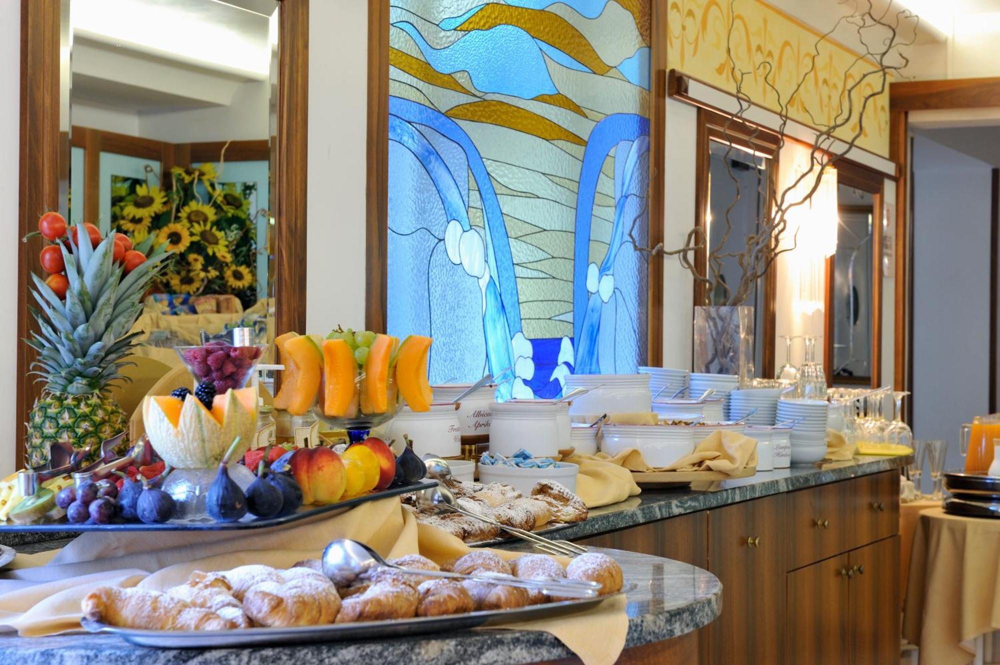 ליגננו סביאדורו Hotel Miramare מראה חיצוני תמונה