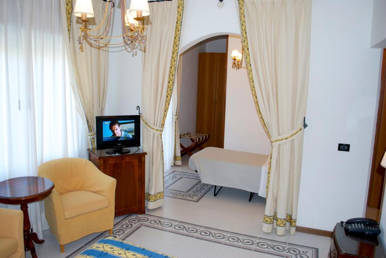 ליגננו סביאדורו Hotel Miramare מראה חיצוני תמונה