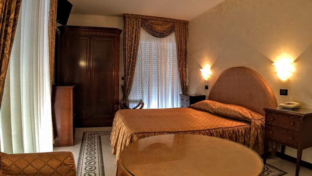 ליגננו סביאדורו Hotel Miramare מראה חיצוני תמונה