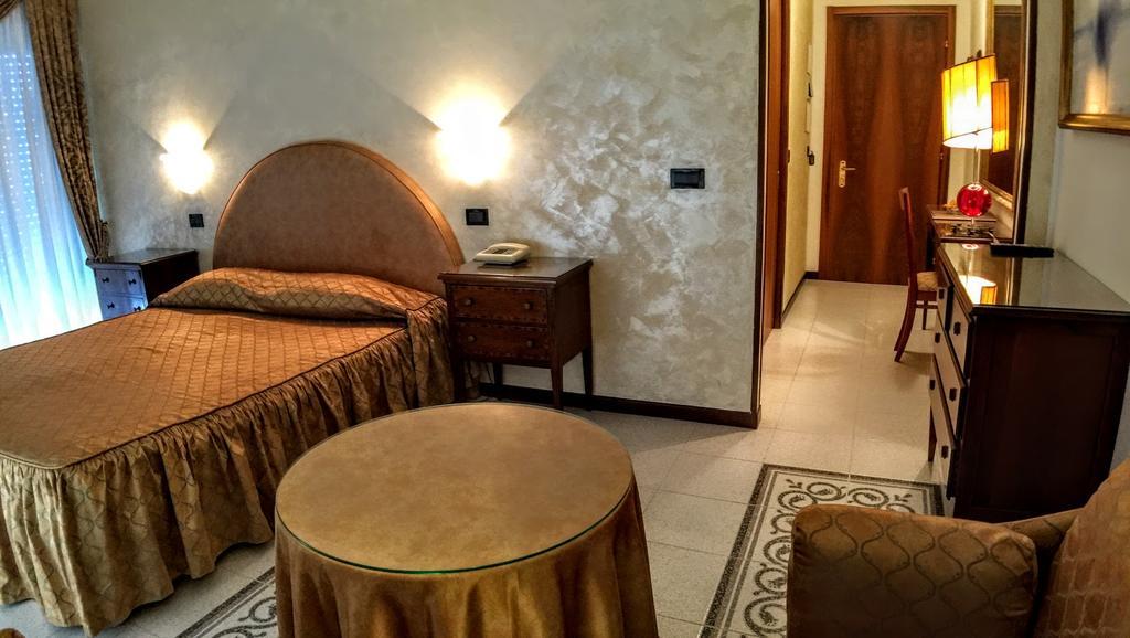 ליגננו סביאדורו Hotel Miramare מראה חיצוני תמונה