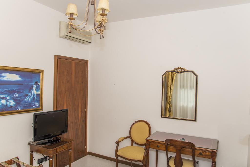 ליגננו סביאדורו Hotel Miramare מראה חיצוני תמונה