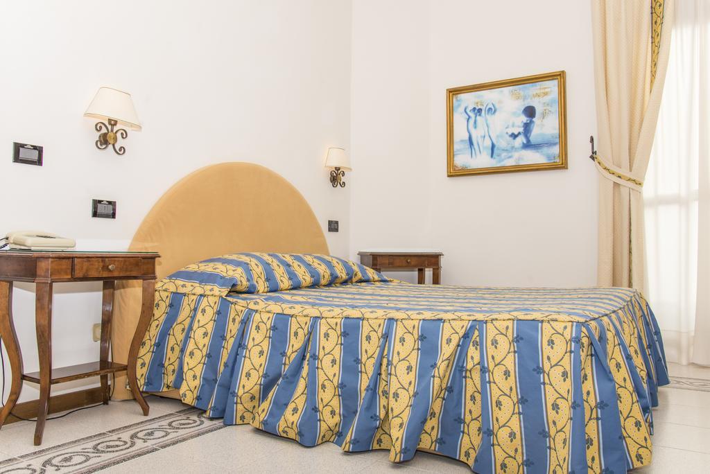 ליגננו סביאדורו Hotel Miramare מראה חיצוני תמונה